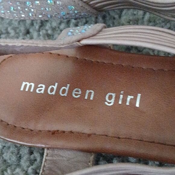 Madden Girl tan sparkle embellished sandals  Sz 7  EUC - Picture 6 of 6